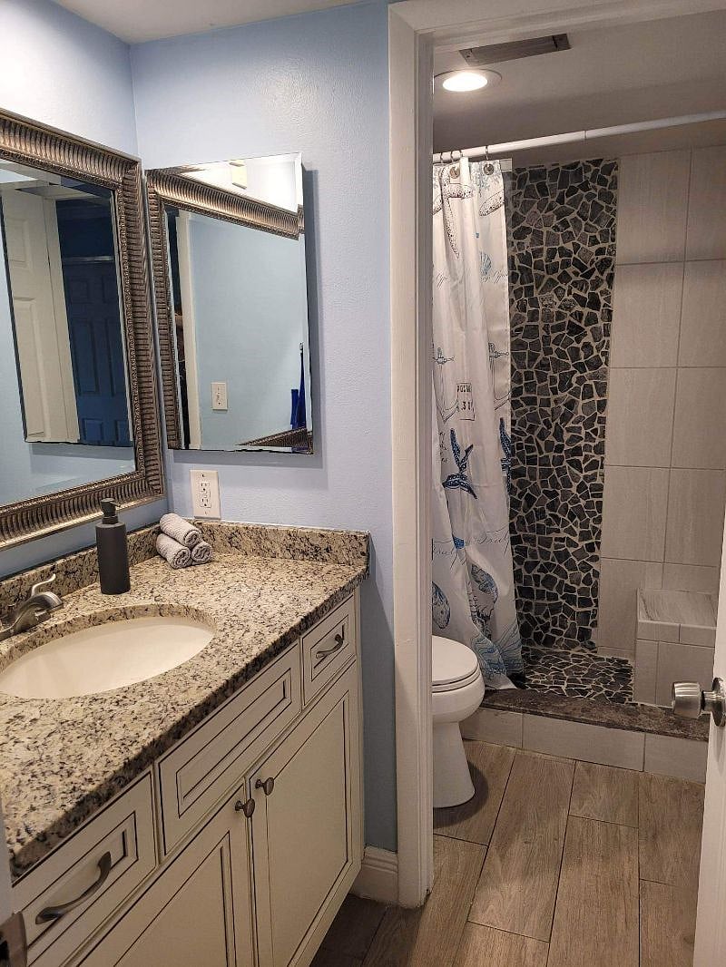 2nd bathroom