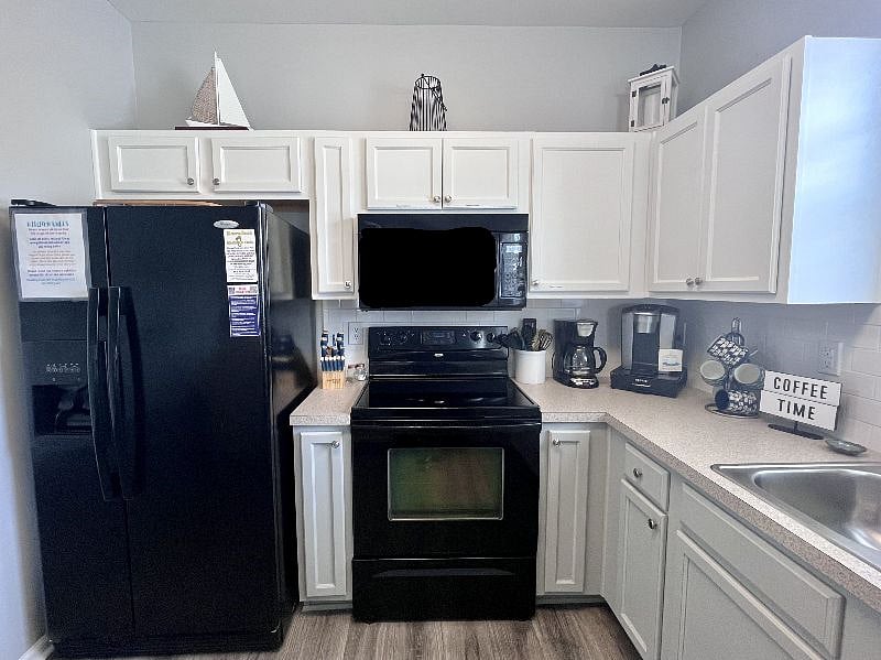 All of the comforts of home in your full-size, fully stocked kitchen.