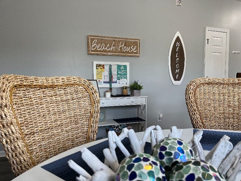 Welcome to Ocean Breeze and Golf Tees with modern amenities and simple pleasures.