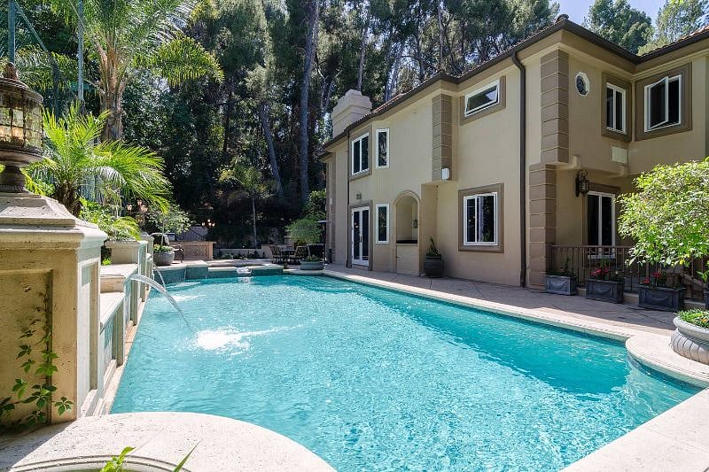 Furnished Finder property 480280_1 photo 24