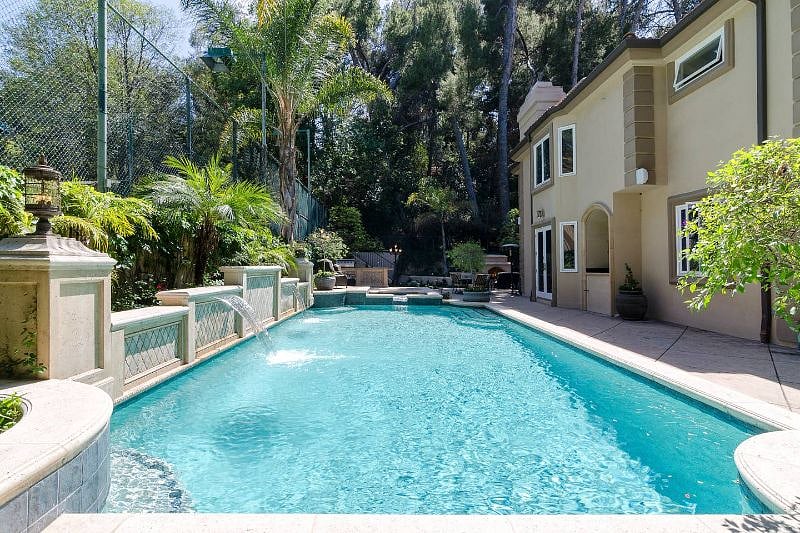 Furnished Finder property 480280_1 photo 26