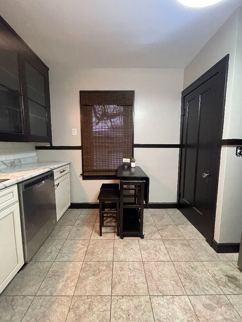 Furnished Finder property 480401_1 photo 9