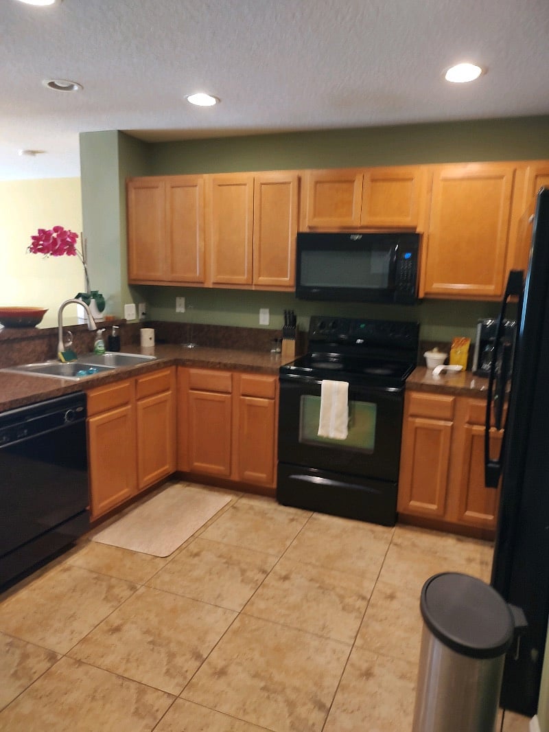 Kitchen - fully stocked 