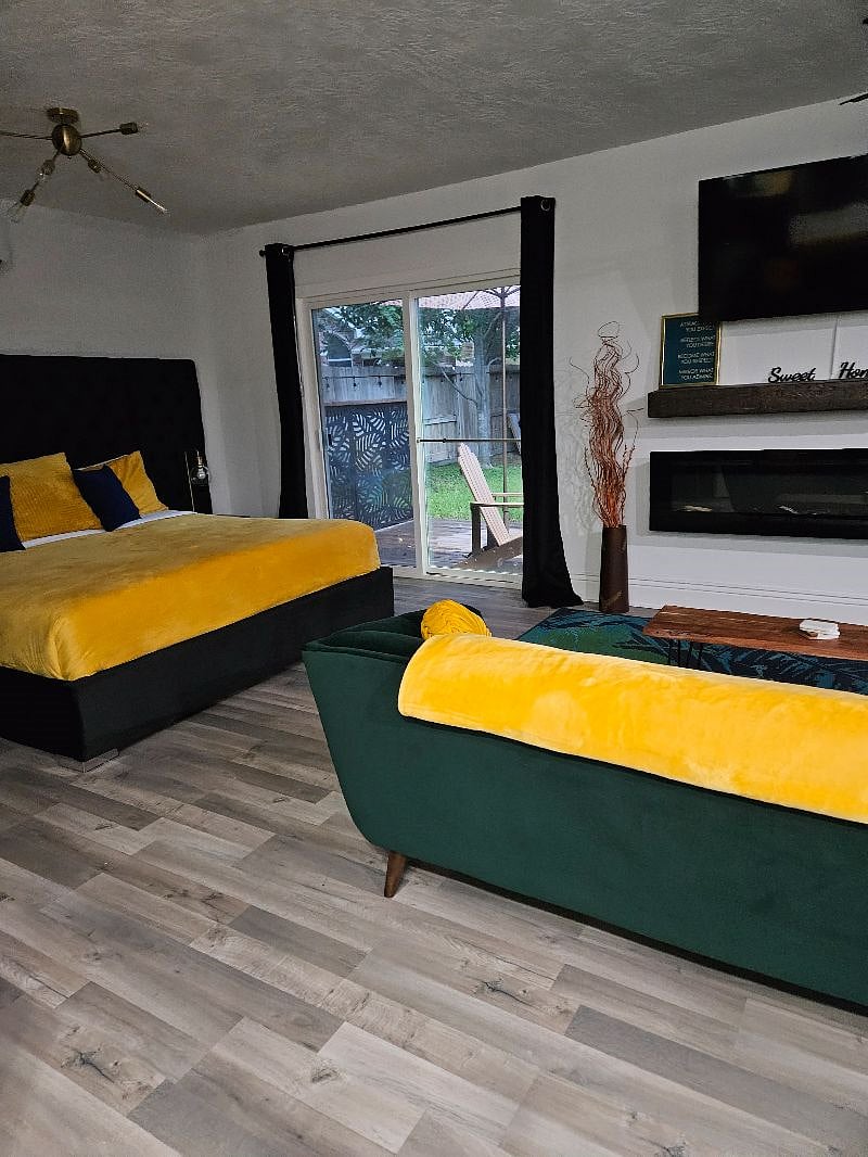 Living/Bedroom