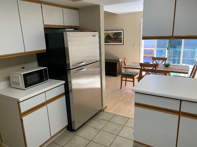 Full kitchen, equipped with new appliances