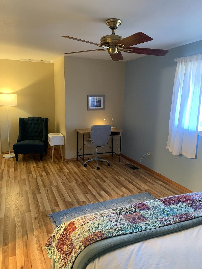 Reading nook and desk in upper bedroom