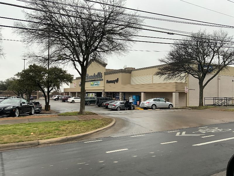 Randalls' across street