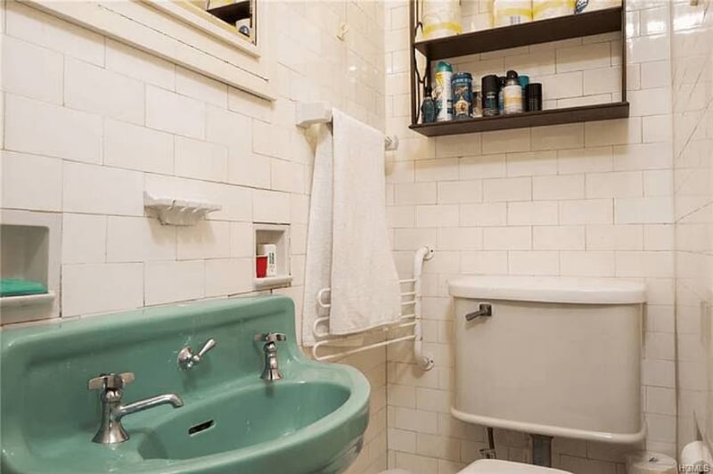Private Half Bathroom - Double Room