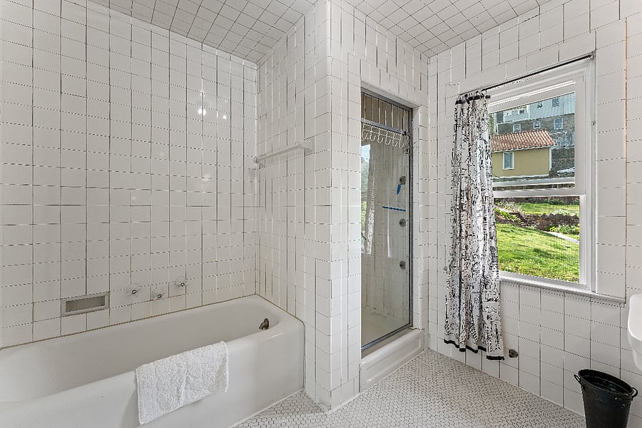Private Bathroom - Master Suite