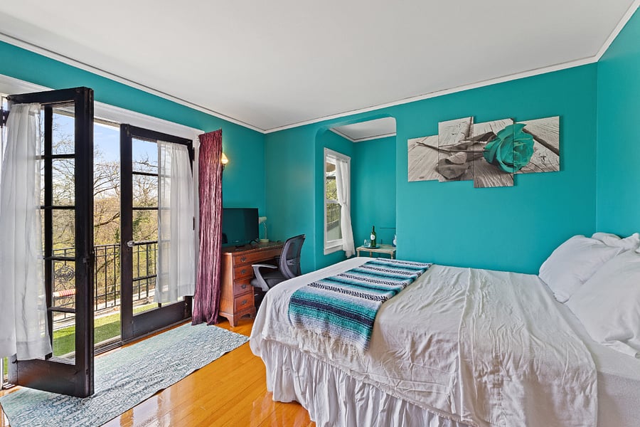Balcony Room