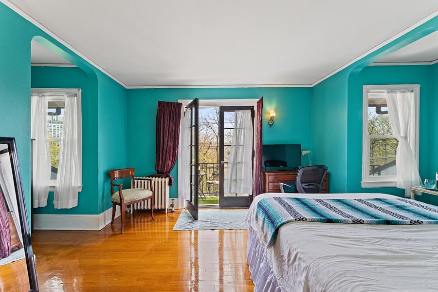 Balcony Room