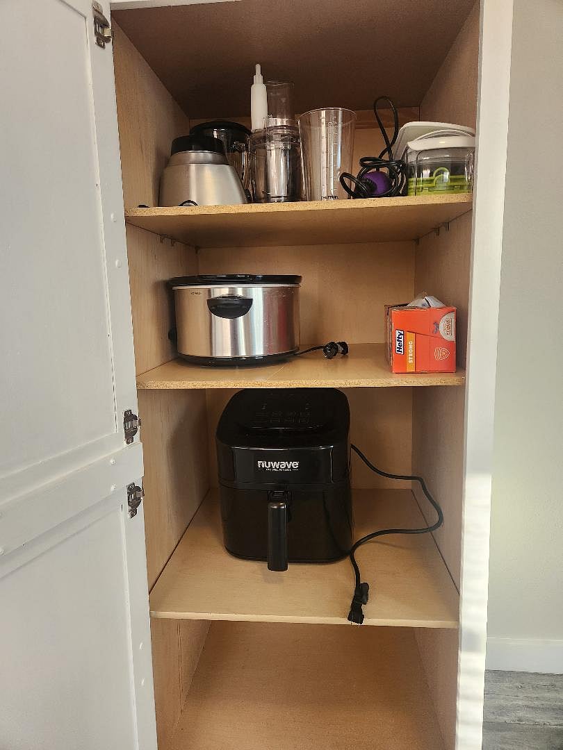 Kitchen cookware; slow cooker air fryer;