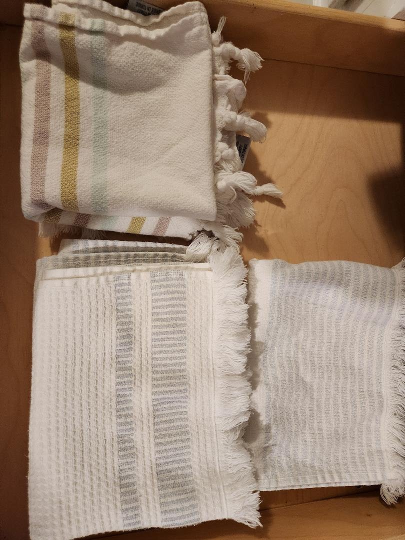 Kitchen: dish towels 