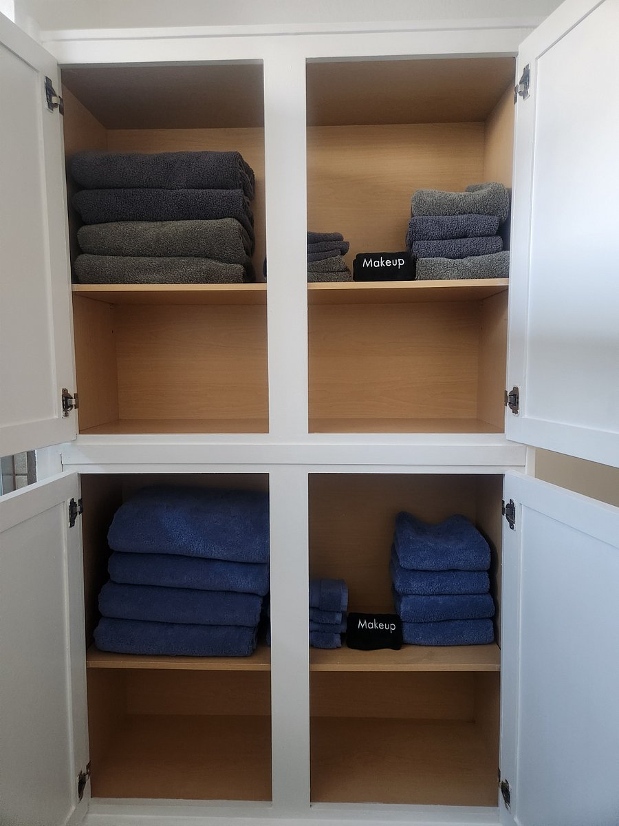 Color coded towels for each tenant