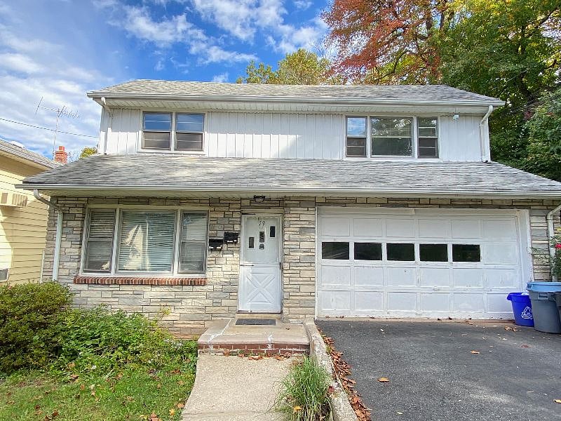Quiet neighborhood, house sits on the end of a dead end street. Plenty of street parking.