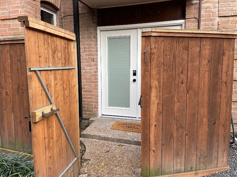 Entry gate - front entrance