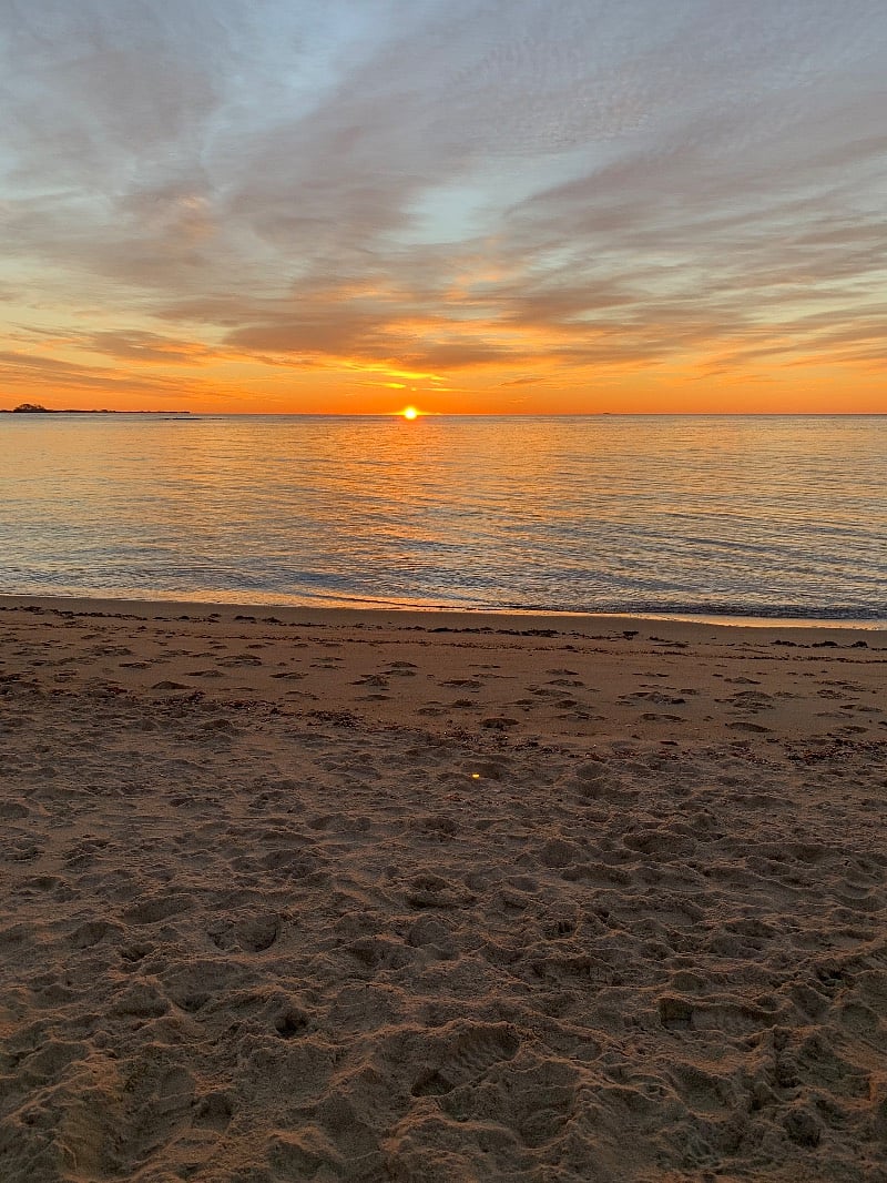 The Long Island sound mostly has very calm waters perfect for swimming and sports. At low tide clams and mussells are collected. 
