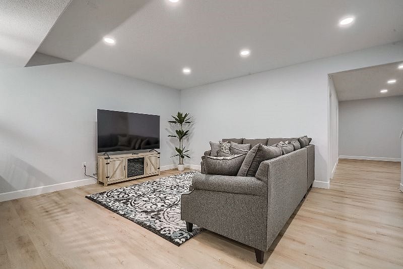 Furnished Finder property 481432_3 photo 5