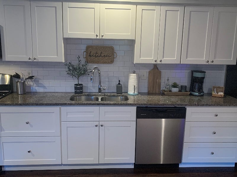 Large Sink with Full-size Dishwasher