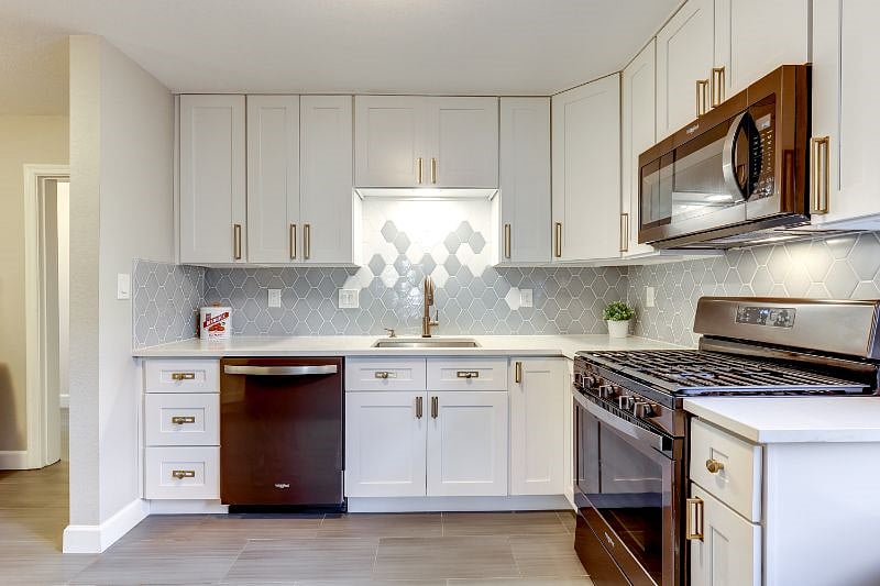 Kitchen fully remodeled 2019!
