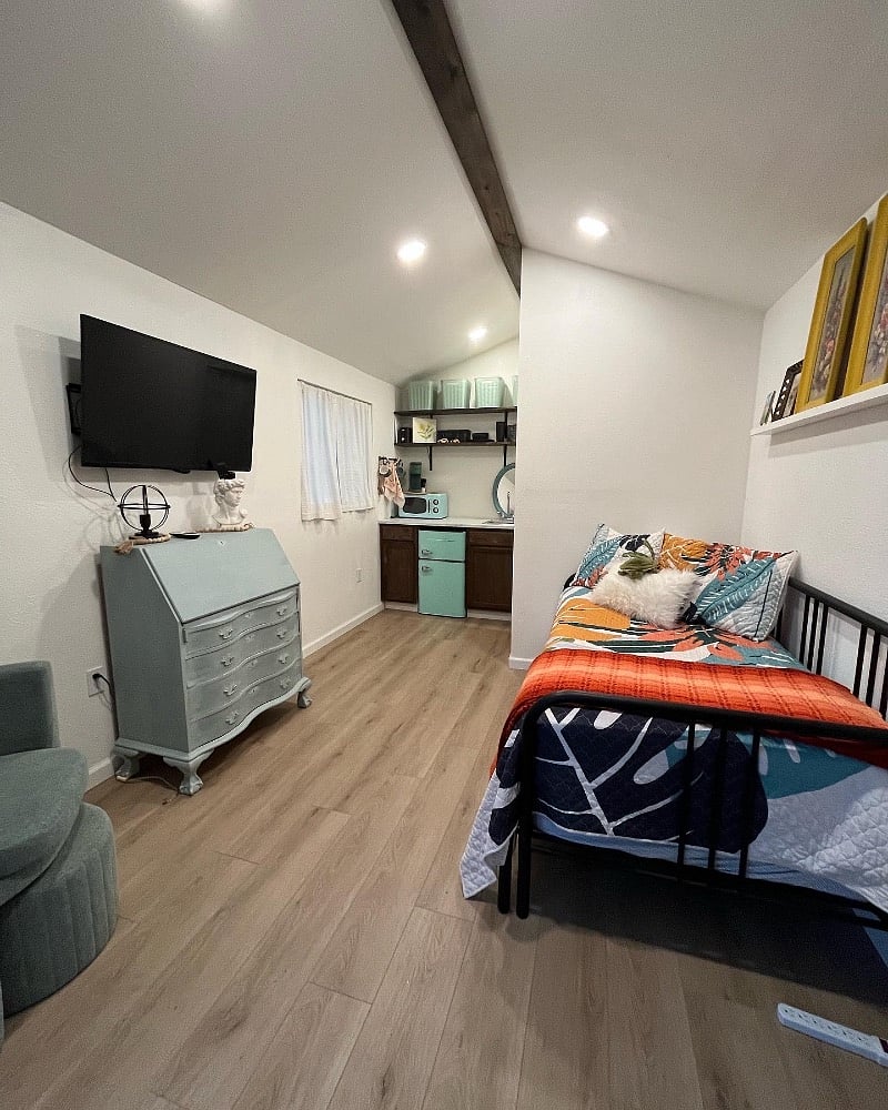 Twin bed upon request
