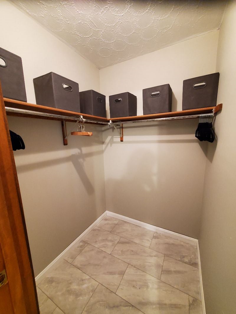 Walk in closet
