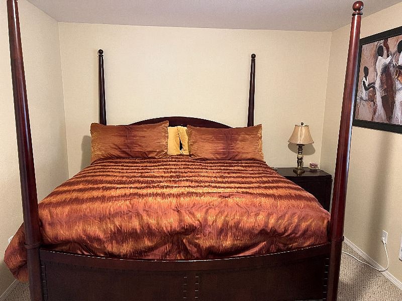 Main bedroom bed