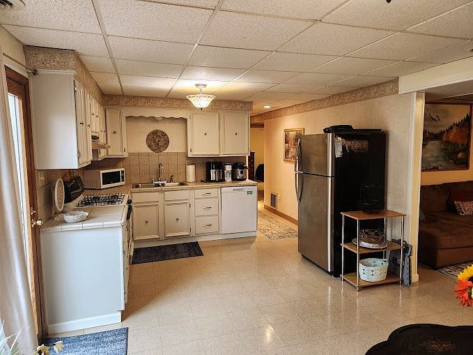 Furnished Finder property 482169_1 photo 3