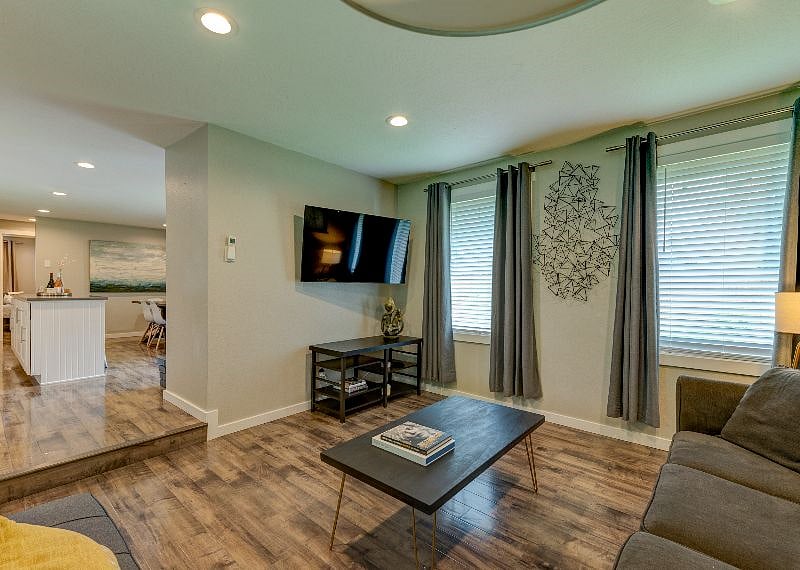 Furnished Finder property 482172_1 photo 3