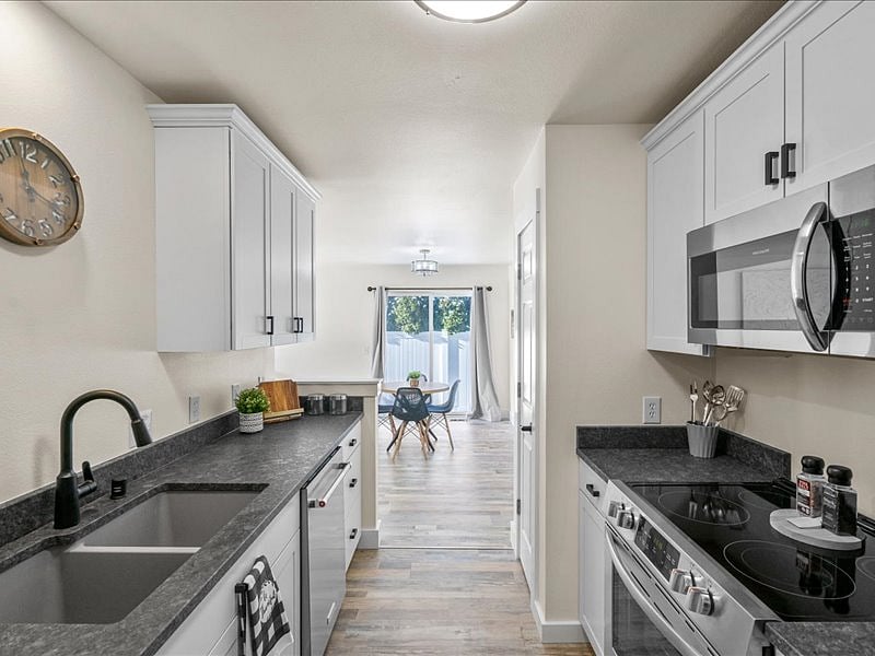 Furnished Finder property 482483_1 photo 15