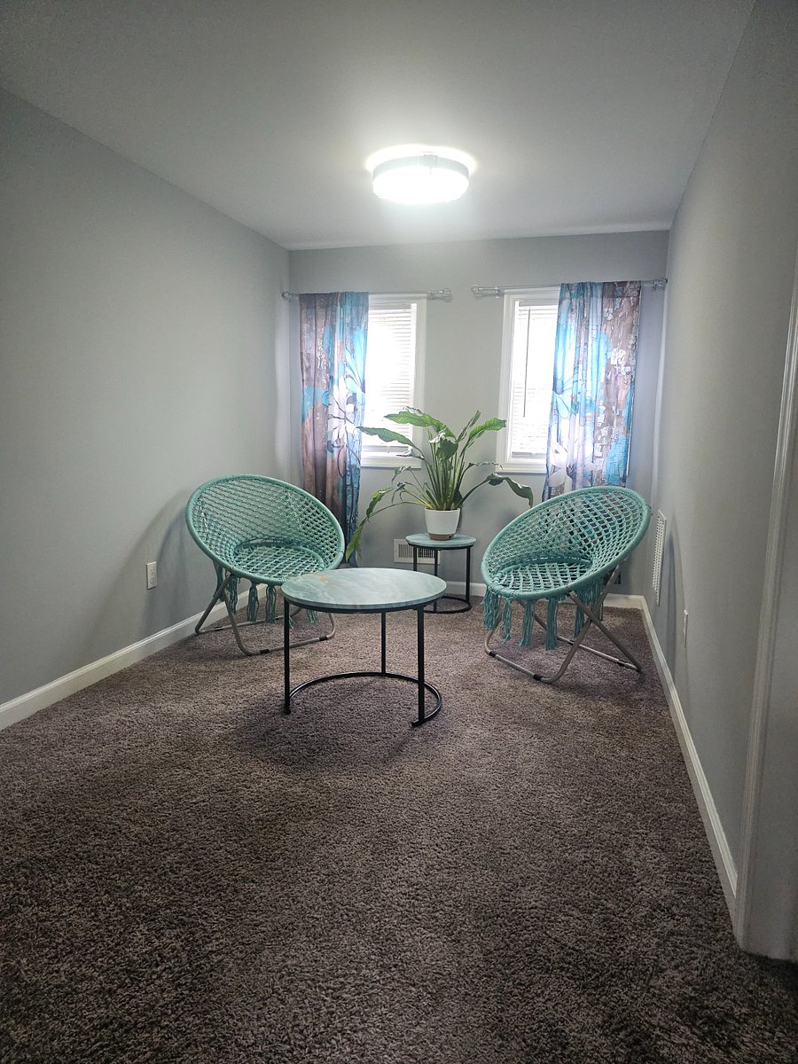 Your shared living room to chat, scroll or read.
