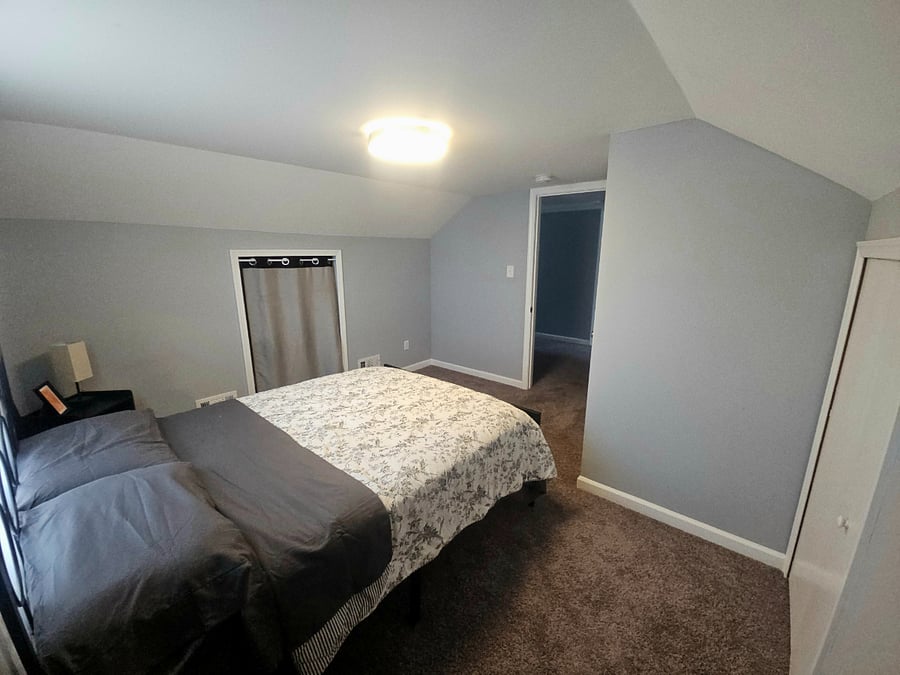 Second bedroom fullsize bed (westside)
