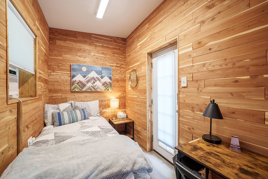 Single room / office. Separate from main house.