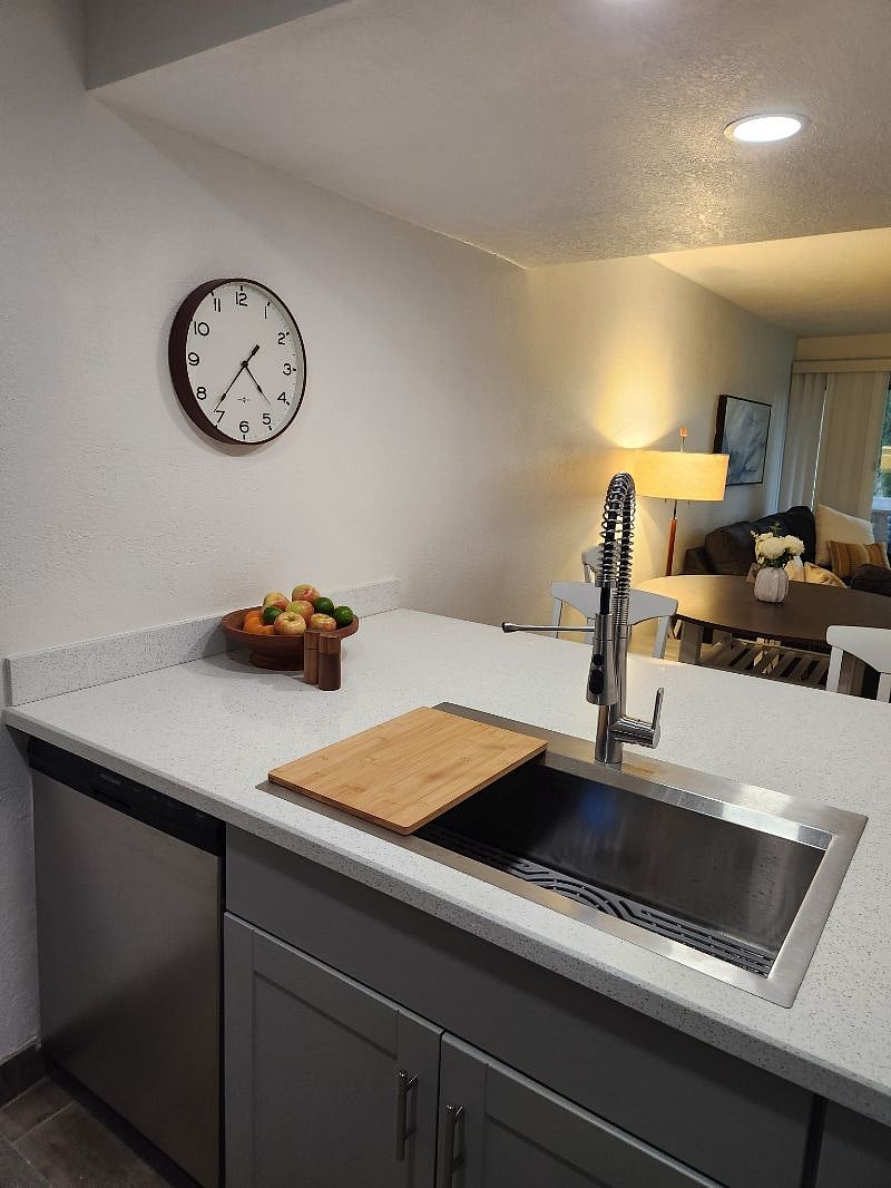 Furnished Finder property 482632_1 photo 7