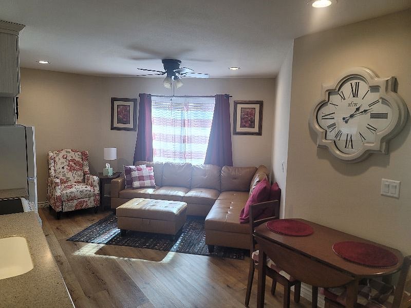 Furnished Finder property 482690_1 photo 4