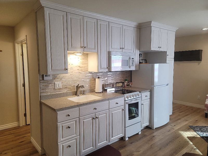 Furnished Finder property 482690_1 photo 5