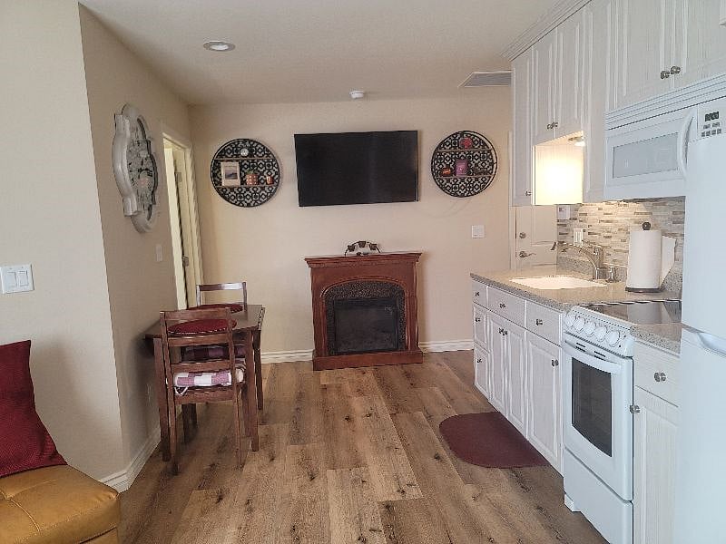 Furnished Finder property 482690_1 photo 8