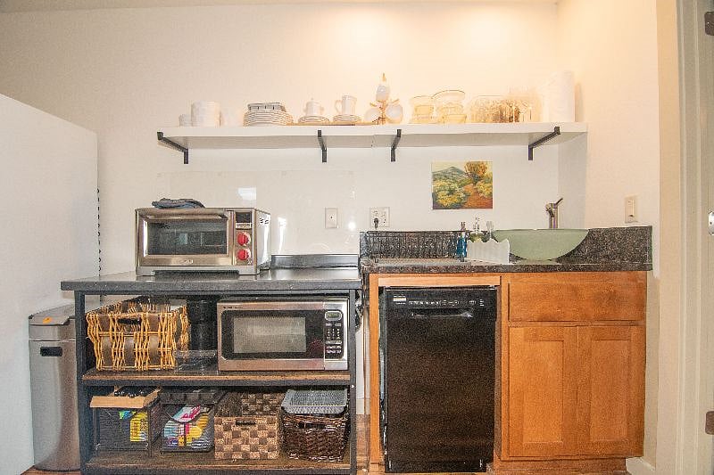 Furnished Finder property 482772_1 photo 12