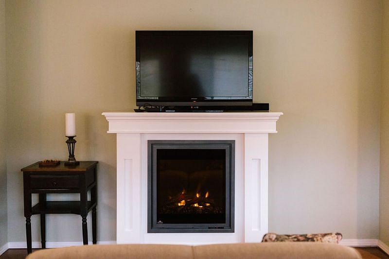 Fireplace and TV/Cable combo
