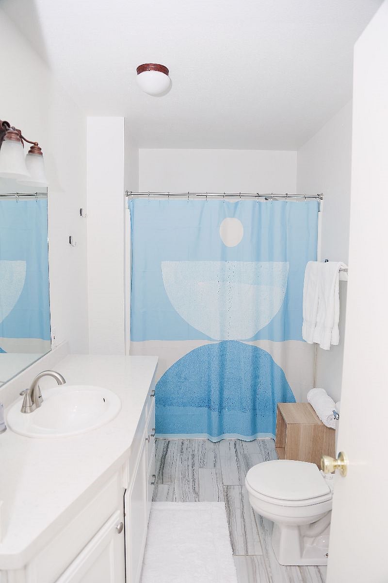 Hall bathroom for bedroom #2 