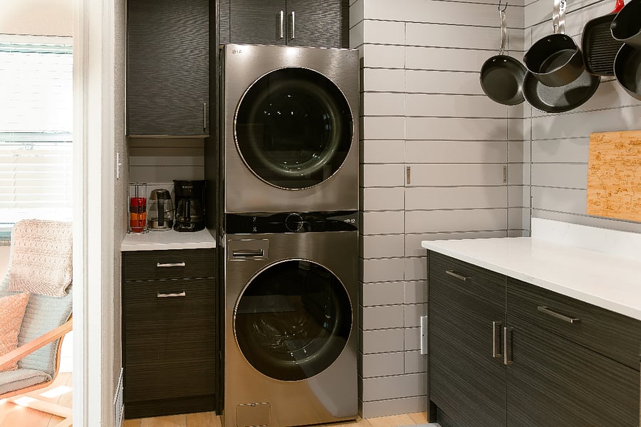 Kitchen/Full-sized Laundry