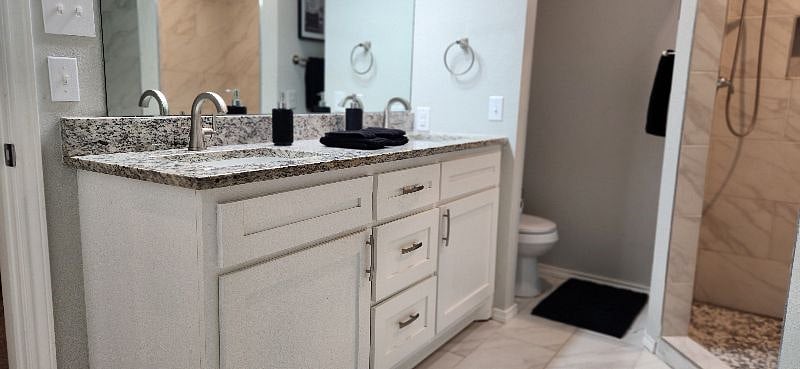 Master sink area