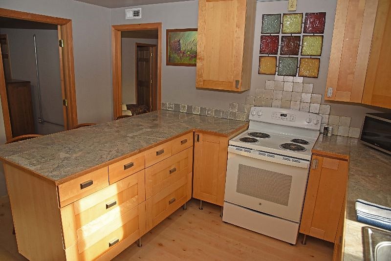 Range and microwave purchased in 2022.