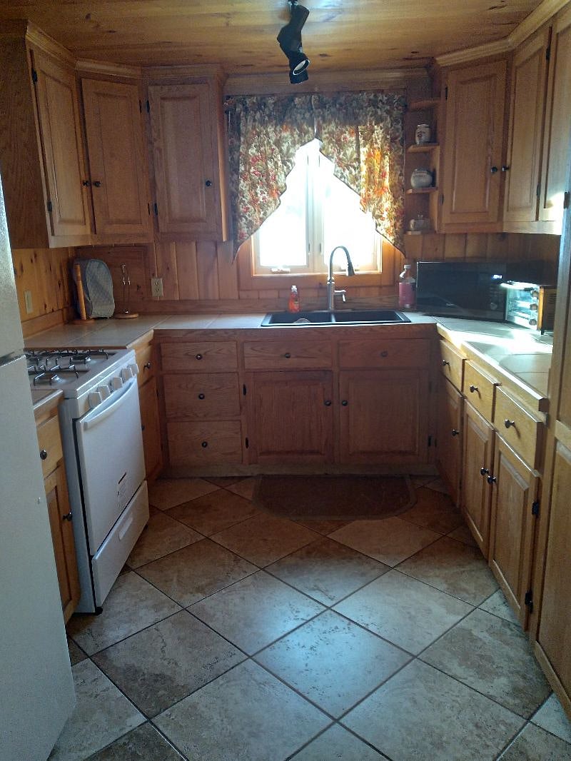 Furnished Finder property 483284_1 photo 3