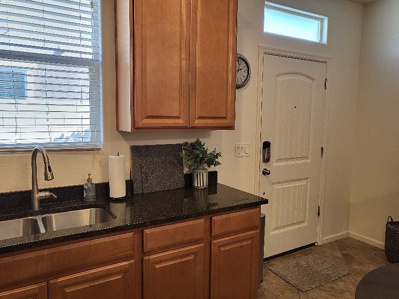 Furnished Finder property 483296_1 photo 5