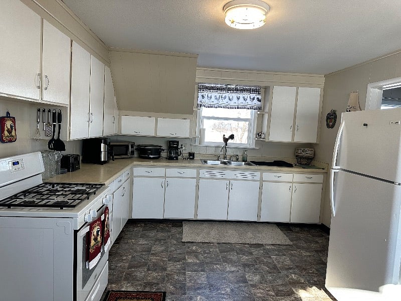 Upper kitchen