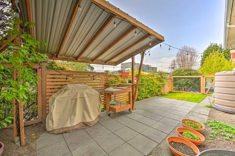 Covered gas grill area