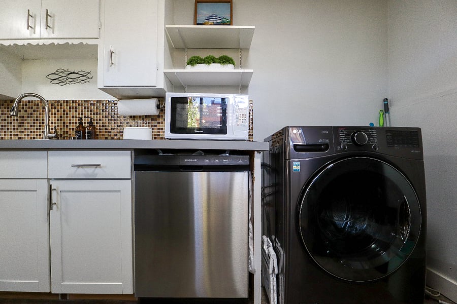 Washer and dryer, all in one combo!
This is a ventless washer dryer combo. The clothes will wash and then immediately go into a dry cycle.