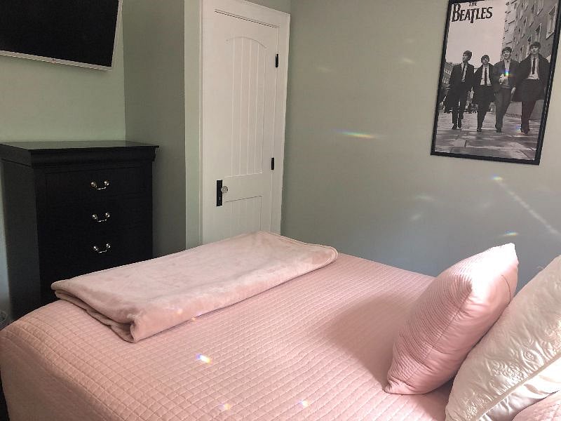 Spare bedroom with queen bed
