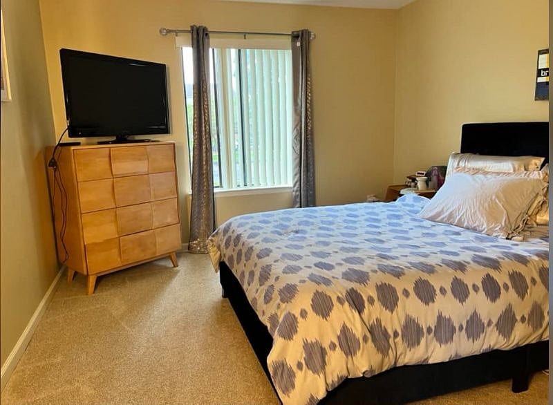 Main bedroom with queen bed